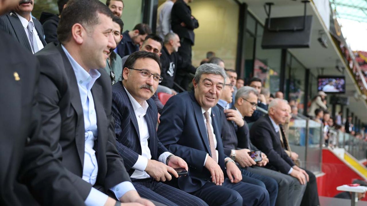 Kayserispor sevinci! Baki Ersoy’u hiç böyle görmediniz!