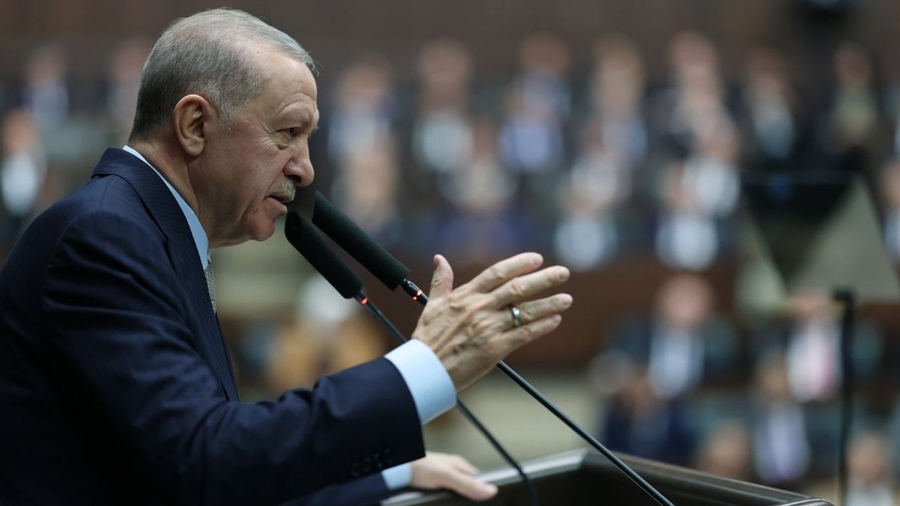 Cumhurbaşkanı Erdoğan'dan CHP Lideri Özgür Özel'e sert çıkış: Sen kimsin, senin gramın ne!