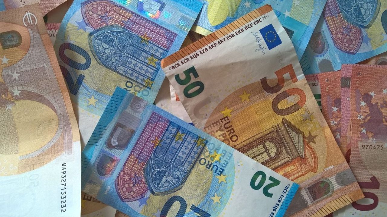 Dolar ve Euro düşecek mi? Uzmanından açıklama geldi