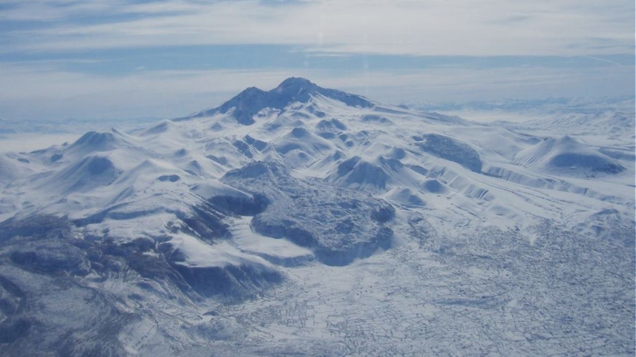 Kayseri'nin sembolü Erciyes Dağı aslında sönmedi!
