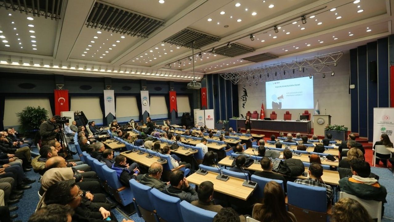 Kayseri Büyükşehir Belediyesi'nde eğitim var! Teker teker anlattılar