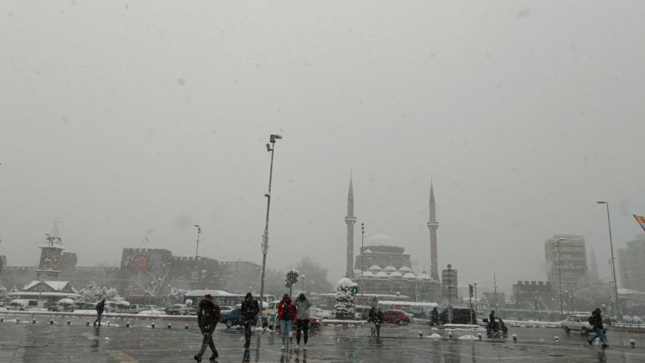 Kayseri'de kar yağışı ne kadar sürecek? Meteoroloji saat verdi! 21 Mart 2025