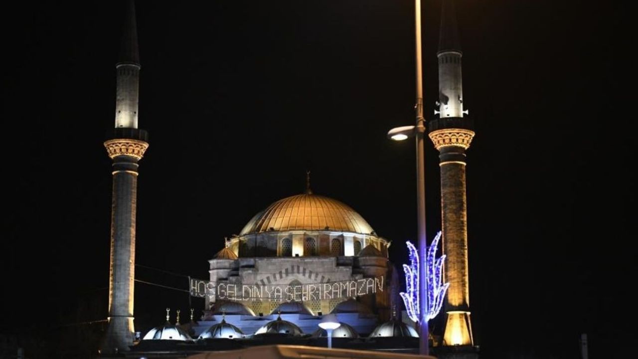 Kayseri’de İftar ve Sahur saatleri (5 Mart)