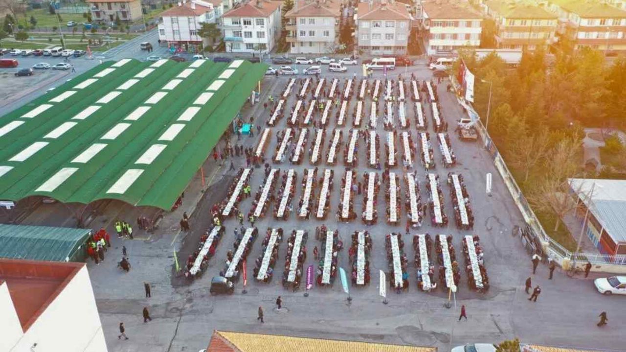Kayseri Kocasinan Belediyesi'nden her gün mahallenize iftar sofrası!
