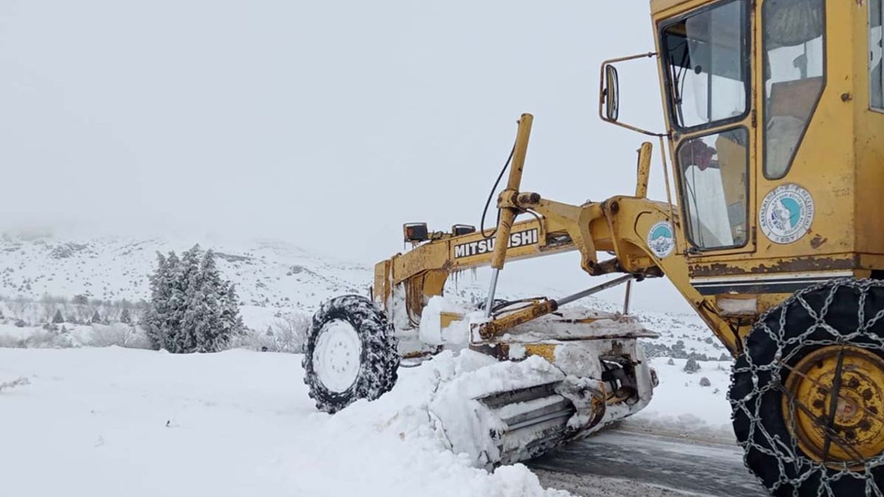 Kayseri'de kapanan yollar bir bir açılıyor! İşte yollarda son durum