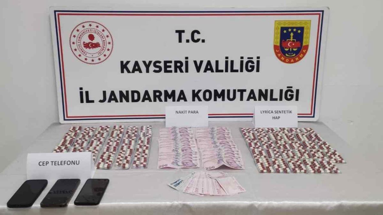 Kayseri'de binlerce sentetik hap ele geçirildi, 3 kişi gözaltında
