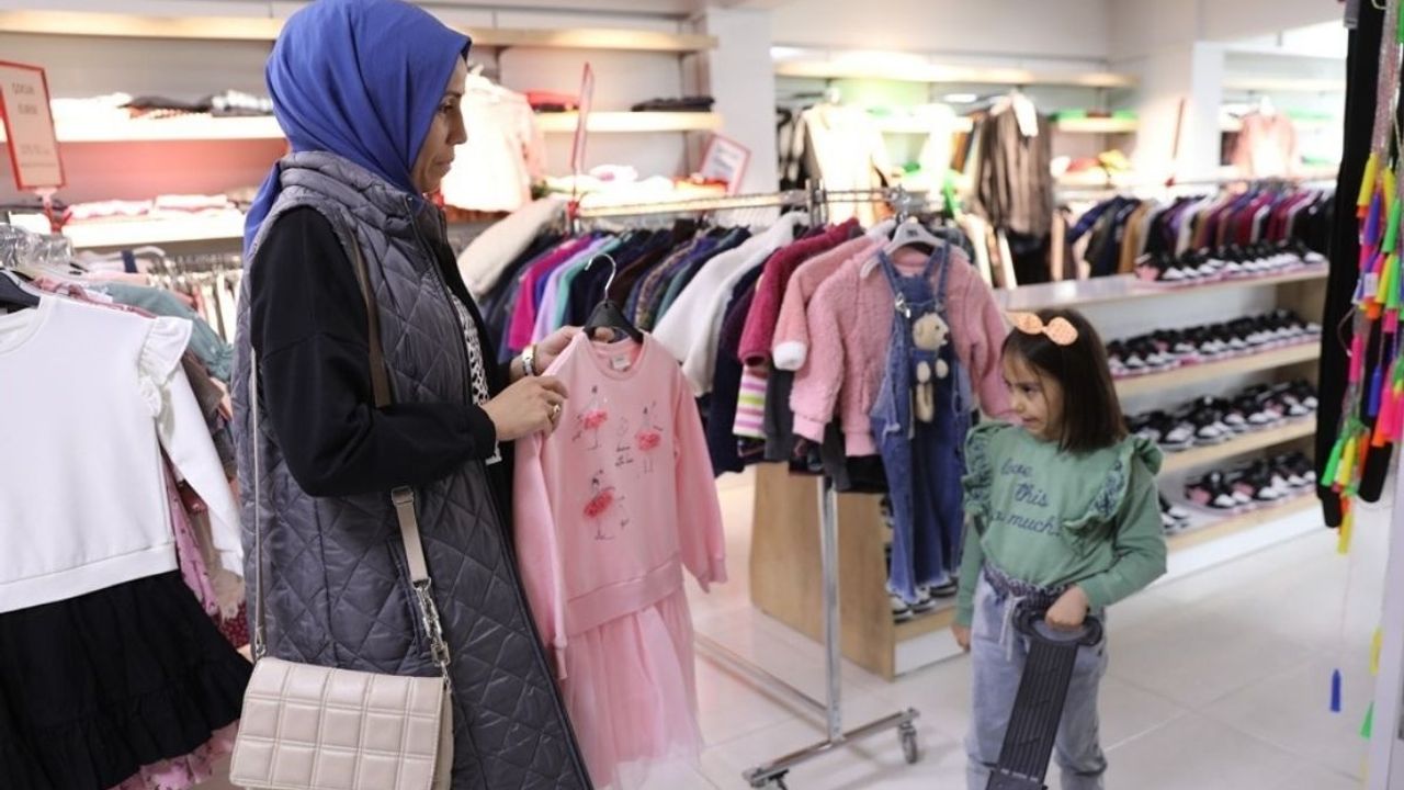 Kayseri'de Dost Market bayramda ailelerin yüzünü güldürdü! Para geçmiyor
