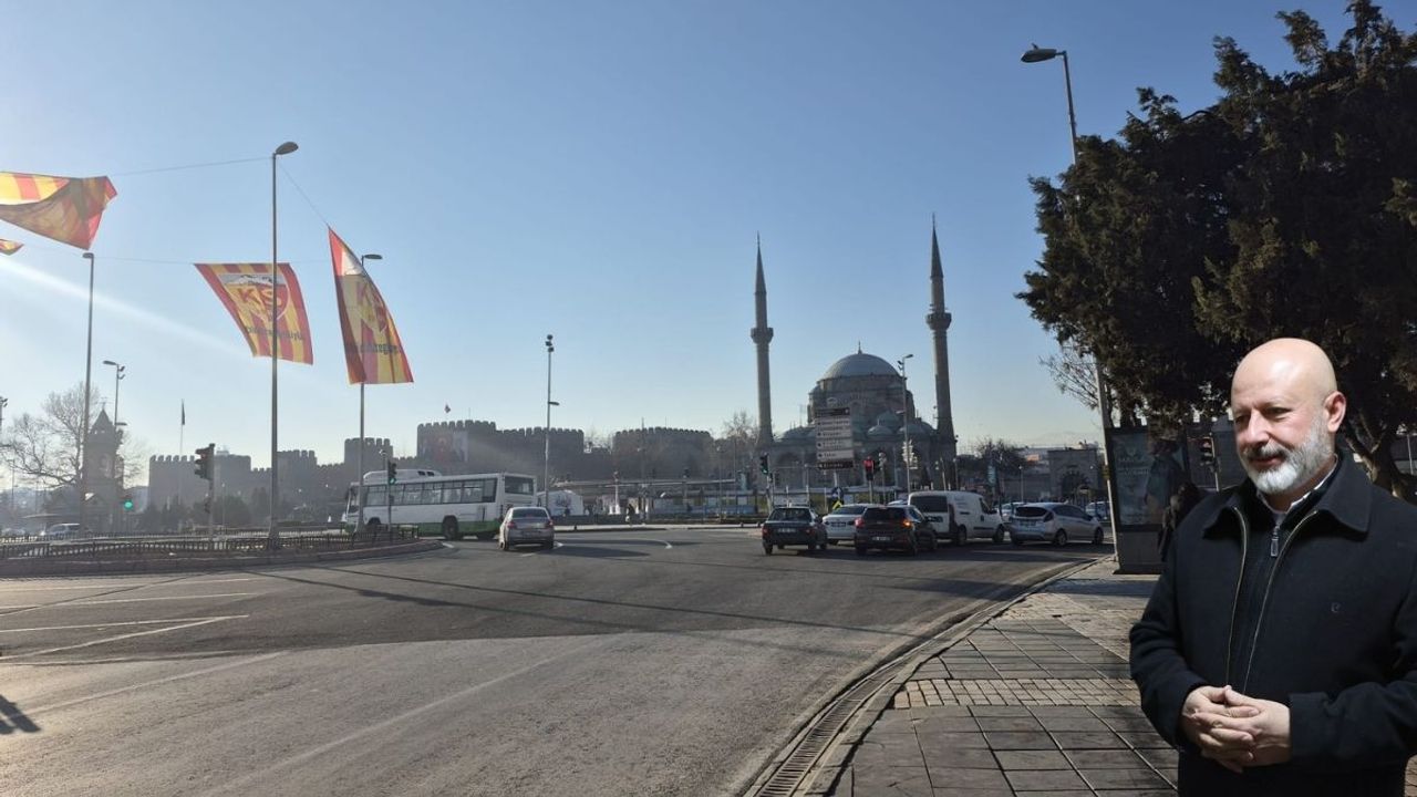Kayserili başkan her gün farklı iftar sofrasında! Bu kez bakın kimin yanına gitti