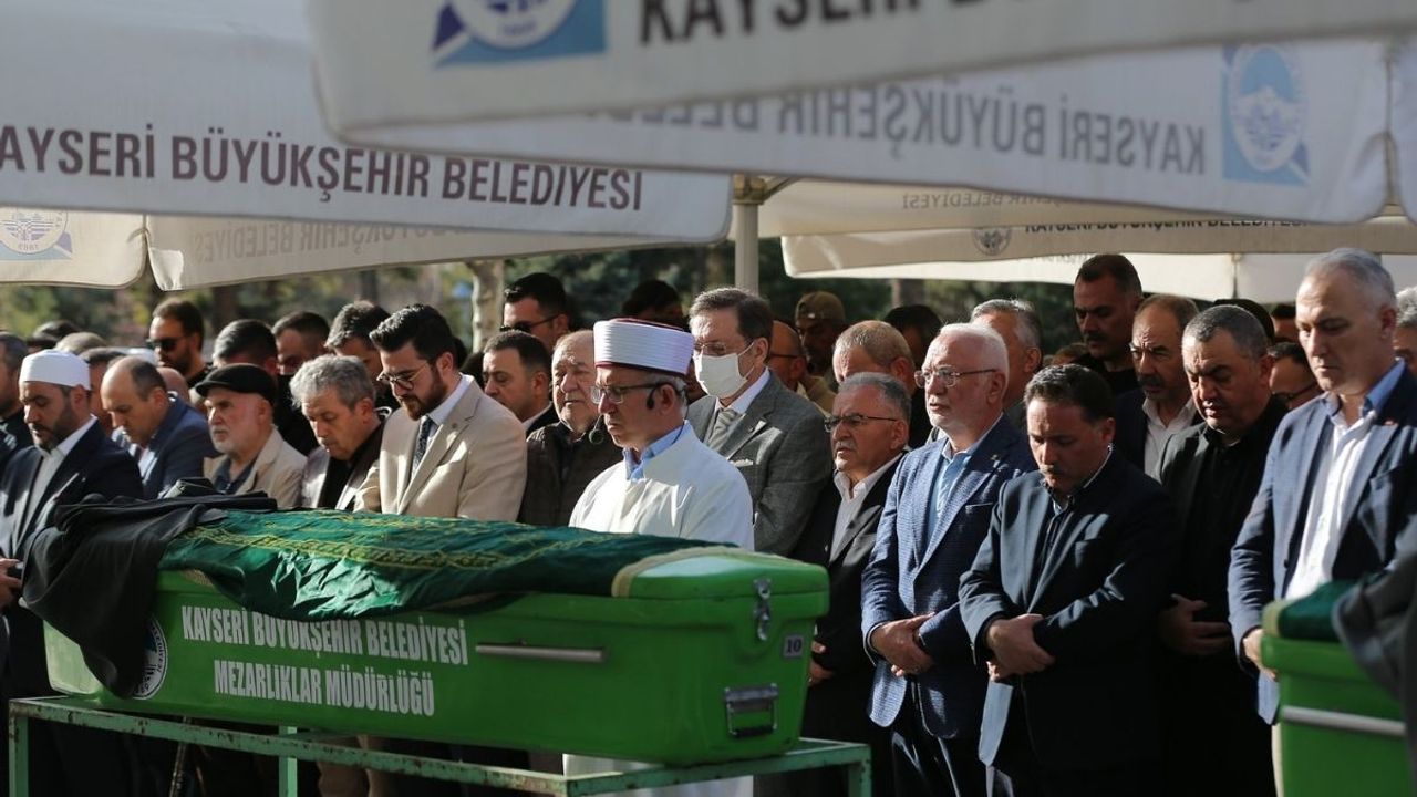 Kayserili Başkan'ın babası son yolculuğuna uğurlandı!