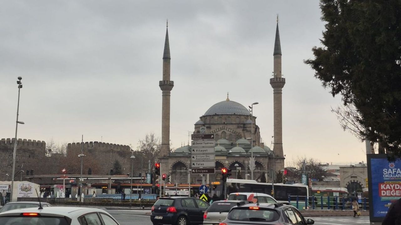 Kayserililer bunları almak için sıraya girdi! Tam 51 bin tane dağıtılıyor