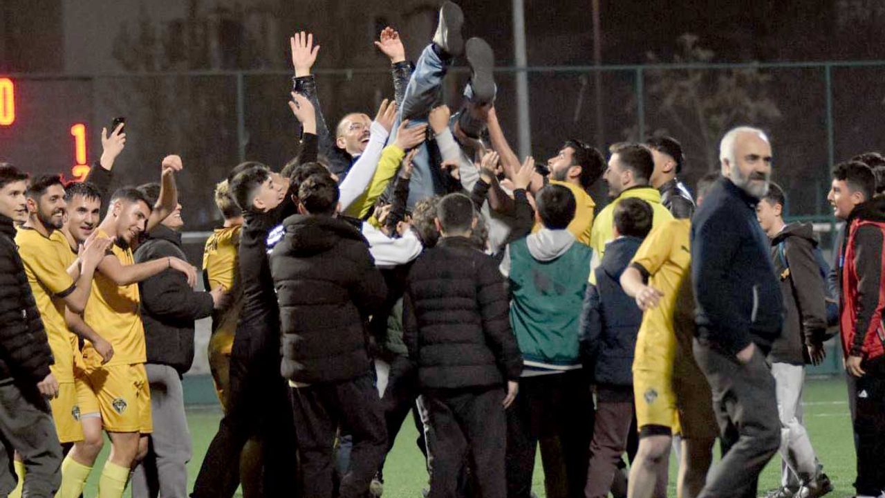 Süper Amatör'de şampiyon Kocasinan Şimşekspor oldu