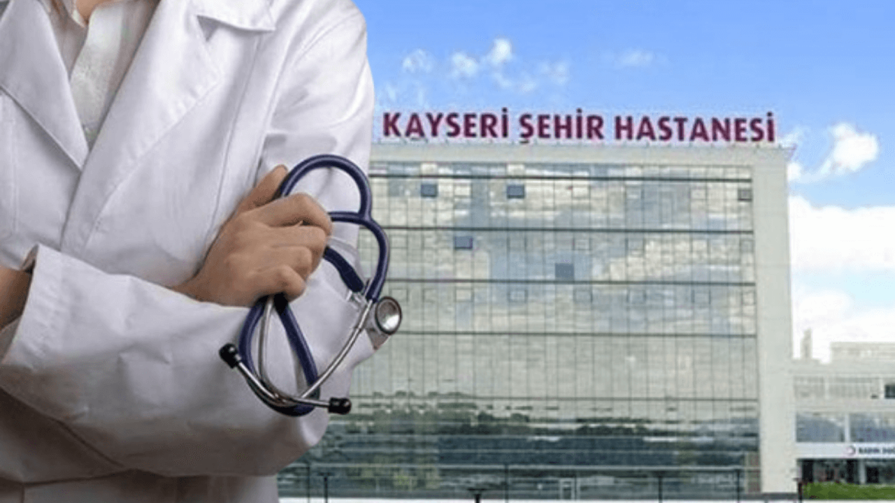 Kayseri Şehir Hastanesi’nde uzman hekim o unvanı aldı!