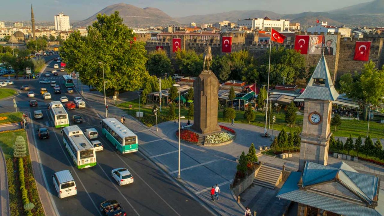 Kayseri'de 4 ilçeye uyarı yapıldı! İşte elektrik kesintisi yaşanacak yerler! 13 Mart 2025