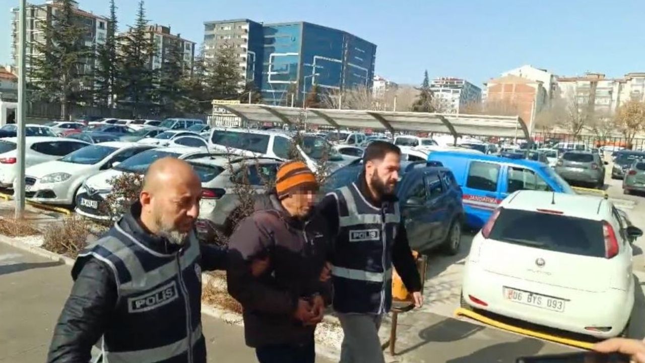 Doktorunu bıçaklayan şahıstan ilginç iddia: Bana yapay zeka yerleştirdi!