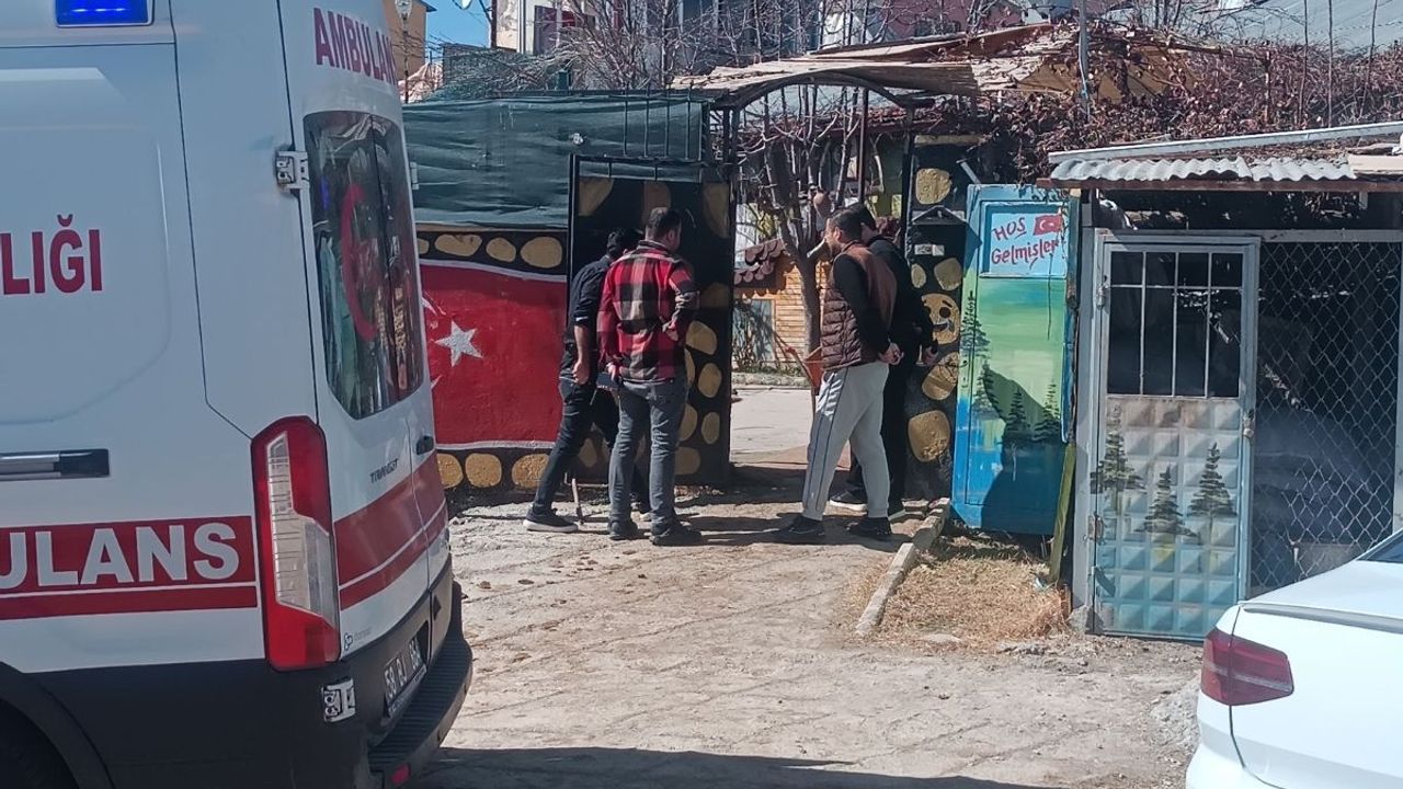 Yabancı uyruklu çobanın cansız bedeni ahırda bulundu!