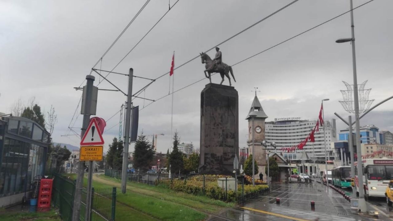 Meteoroloji alarmda! Kayseri'de tüm gün kuvvetli sağanak bekleniyor!