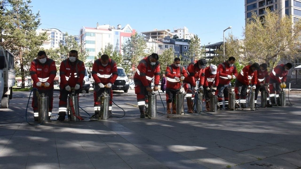 Kocasinan Belediyesi'nden yoğun ilaçlama çalışması!
