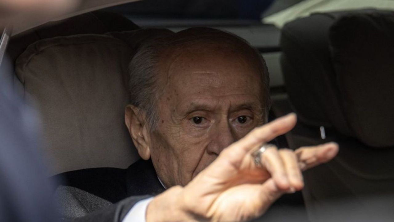 MHP Genel Başkanı Devlet Bahçeli, Alparslan Türkeş’in vefatının 28. yılında mezarlığı ziyaret etti!