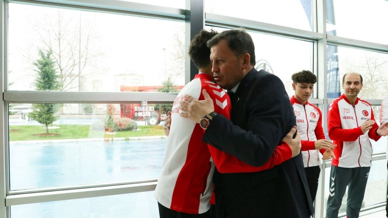 Kayserili sporcu Hüseyin Emir Cünedioğlu dünya ikincisi oldu!