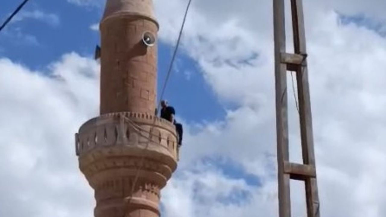 Kayseri’de cami minaresinde korkutan anlar!