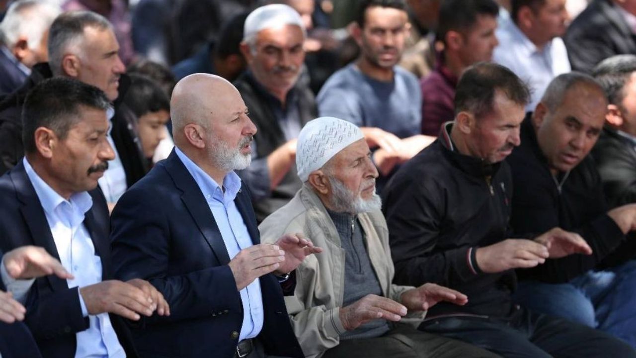 Kocasinan Belediye Başkanı Ahmet Çolakbayrakdar yağmur duasına çıktı!