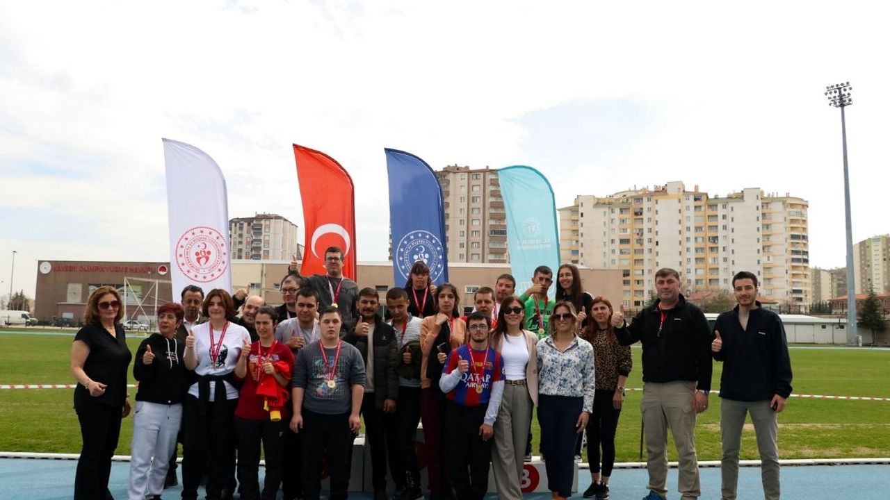 Kayseri’de spor engel tanımadı! Özel öğrenciler madalyalara ambargo koydu