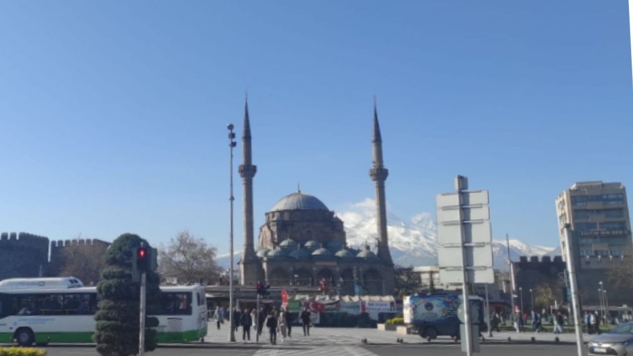 Meteoroloji saat verdi! Kayseri'ye önce yağmur sonra soğuk hava geliyor