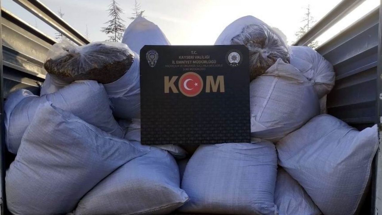Kayseri girişinde kaçakçılık operasyonu: 1 tonluk tütün ele geçirildi