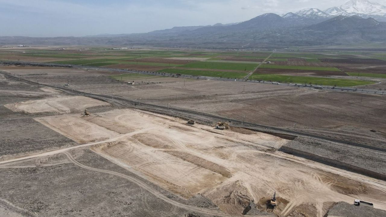 Kayseri sanayisini canlandıracak proje! Demiryolundan fabrikalara hat çekilecek