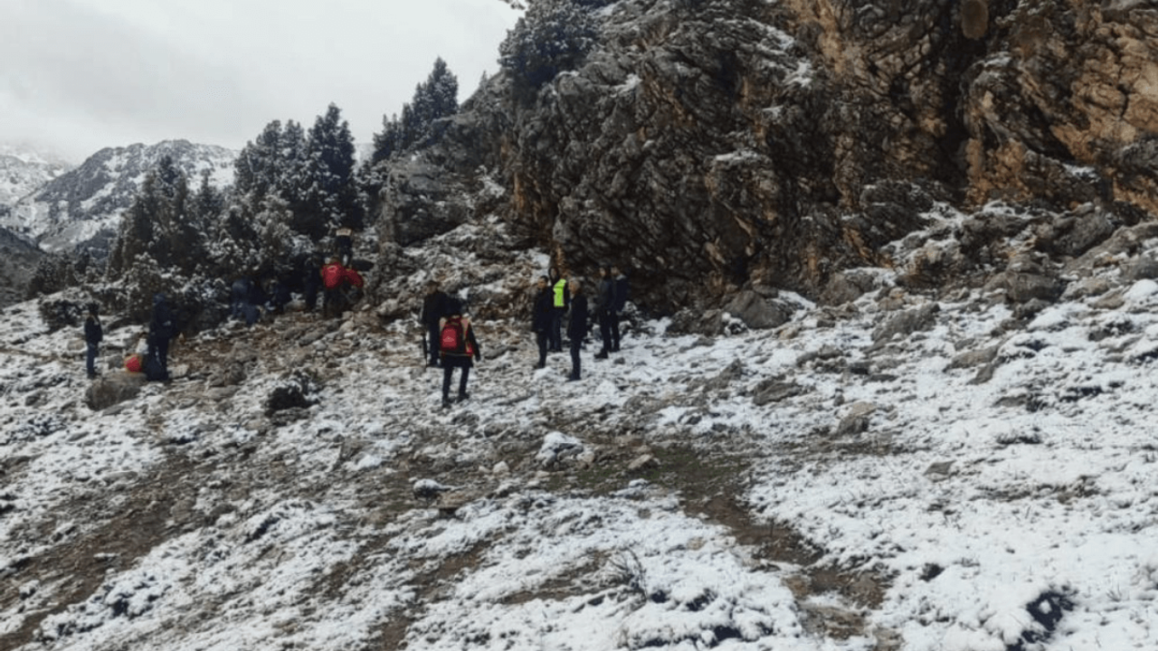 Emekli polis memuru kayalıklardan düşerek feci şekilde can verdi!