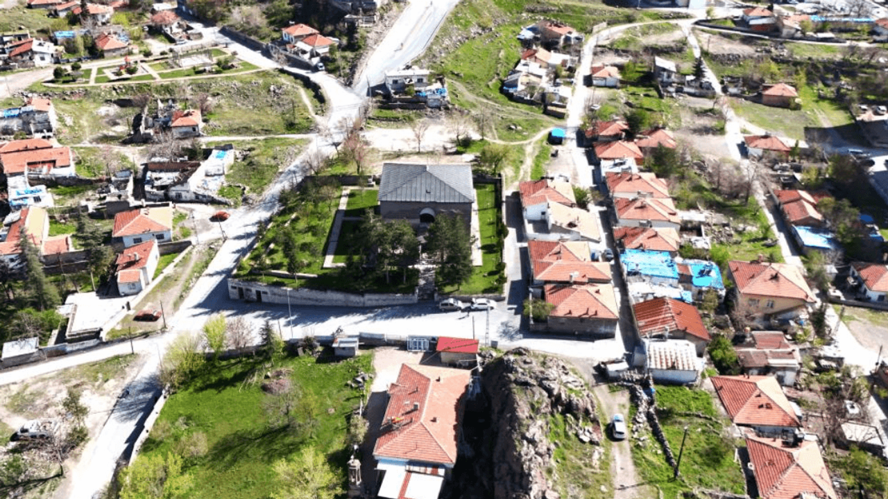 Kayseri'nin kalbinde, 8 asırlık tarih: Battal Camii