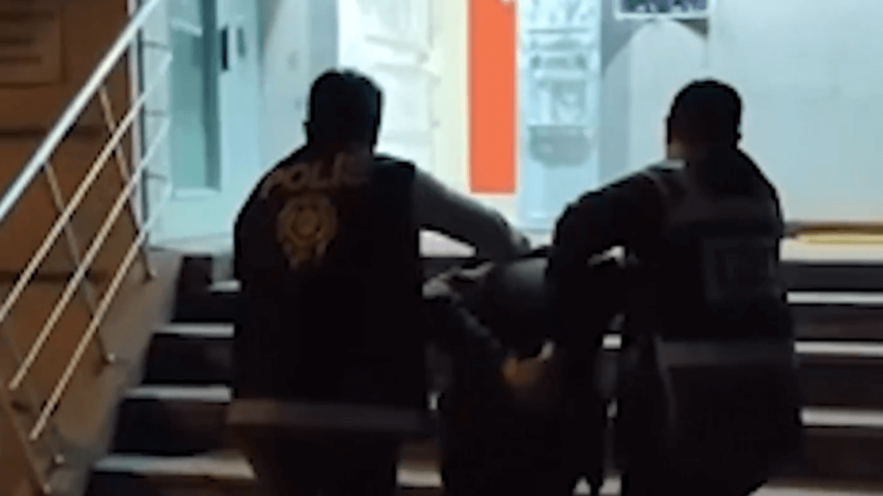 Kayseri’de 12 yıl hapis cezasıyla aranan 23 yaşındaki hırsız yakalandı!