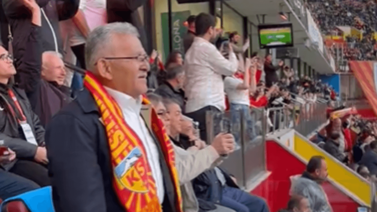 Başkan Büyükkılıç’tan Kayserispor taraftarına övgü: Alnından öpüyorum!