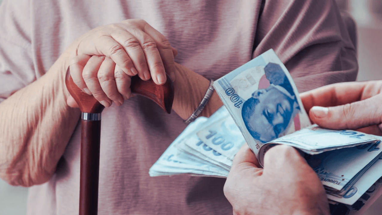 SGK Uzmanı Özgür Erdursun duyurdu: Emeklilik planlarını baştan yazdıracak gelişme!