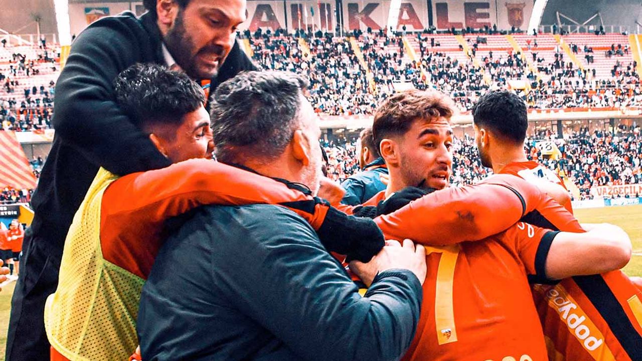 Kayserispor'dan muhteşem zafer! Kasımpaşa'yı 10 kişiyle mağlup etti