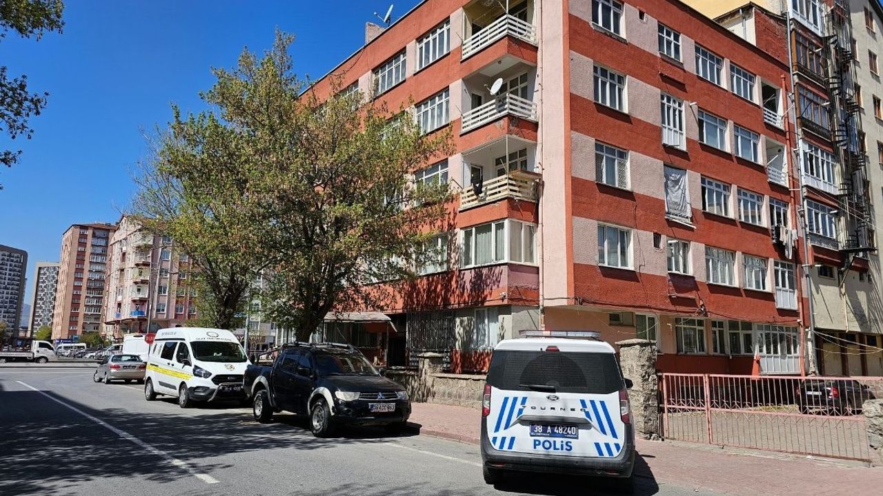 Kayseri'de merdivenlerden düşen yaşlı adam ağır yaralandı!