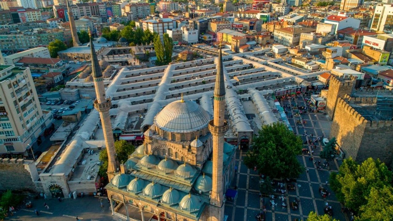 Kayseri'de namaz vakitleri (15 Nisan Salı)