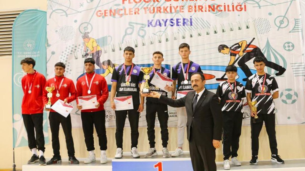 Kayseri'de Floor Curling Gençler Türkiye müsabakaları sona erdi