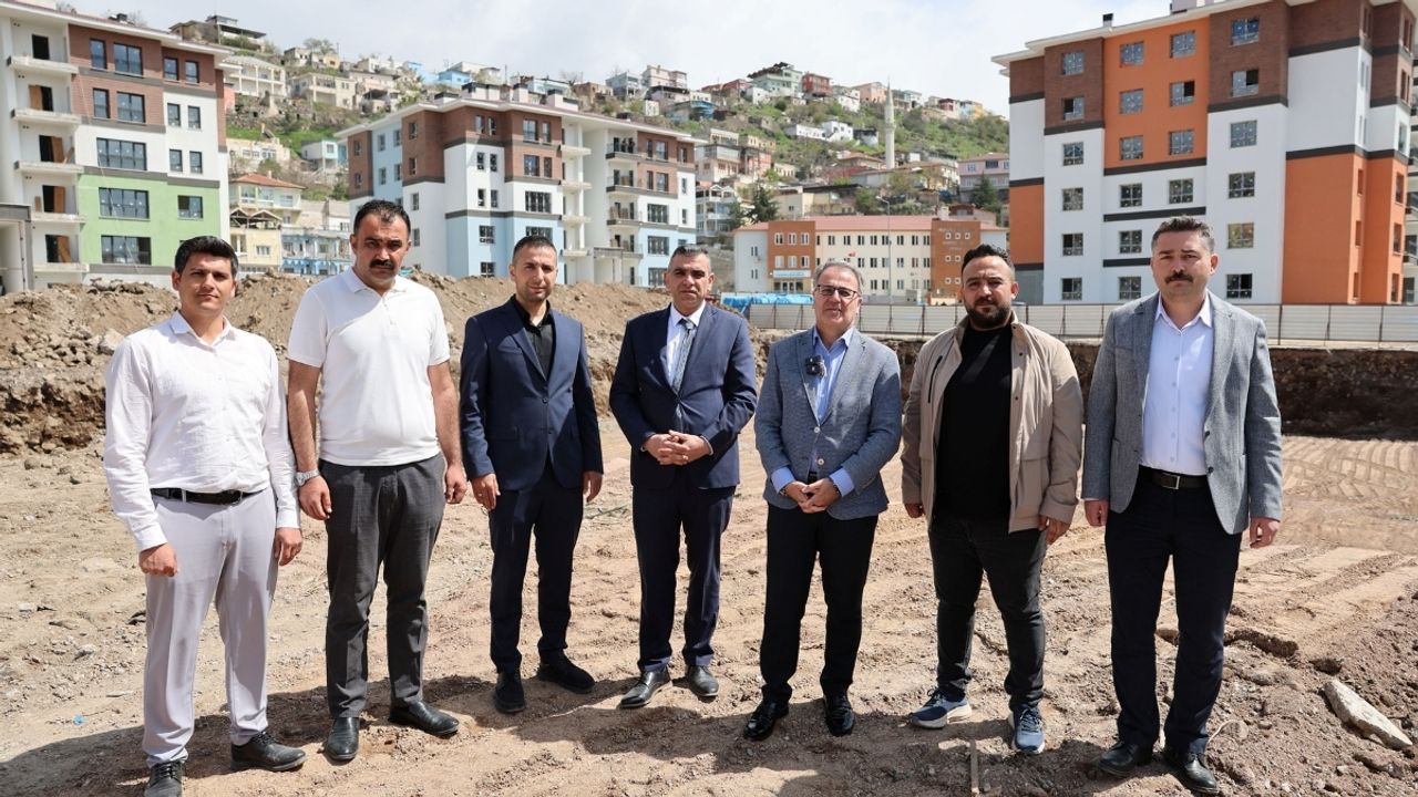 Hacılarda çalışmalar başladı: 43 dükkan ve 4 blok konut çok yakında vatandaşla buluşacak!