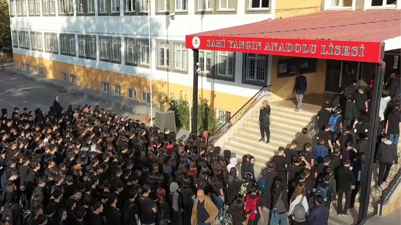 Kayseri Sami Yangın Anadolu Lisesi Mezunları açığa alınma iddialarına tepkili!