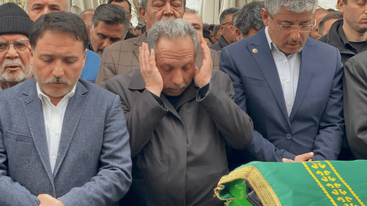 Başkan Mustafa Yalçın’ın annesi son yolculuğuna uğurlandı