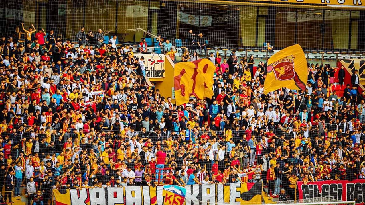 Kayserispor – Kasımpaşa maçına yoğun ilgi! Gişelerde mesai uzadı