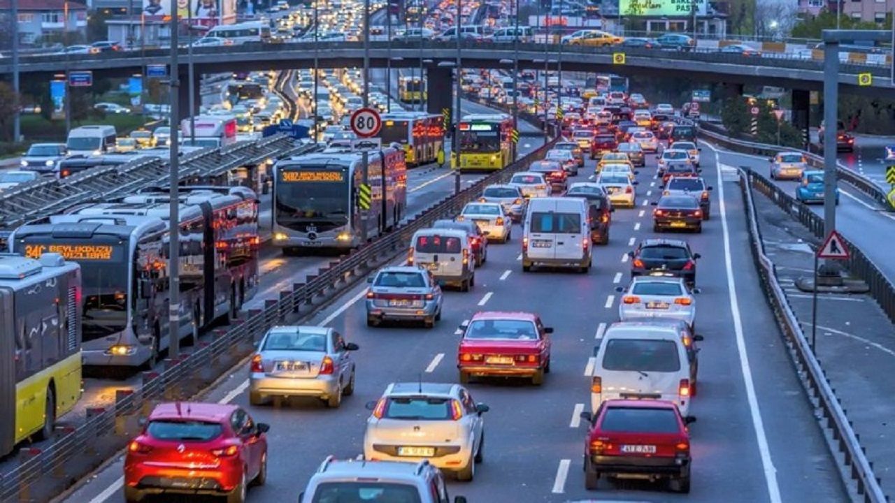 Trafik için yeni karar: Artık bu hızın üzerine çıkan ceza alıyor