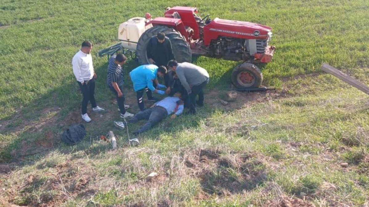 Devrilen traktörün altında kalan çiftçi hayatını kaybetti