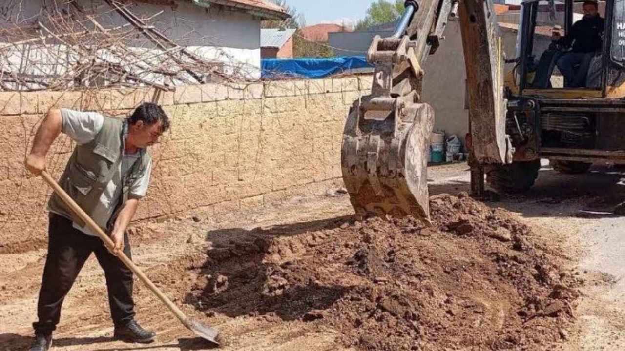 Sarıoğlan ilçesinde Muhtar Ahmet Zengin, Başkan Memduh Büyükkılıç'a seslendi!
