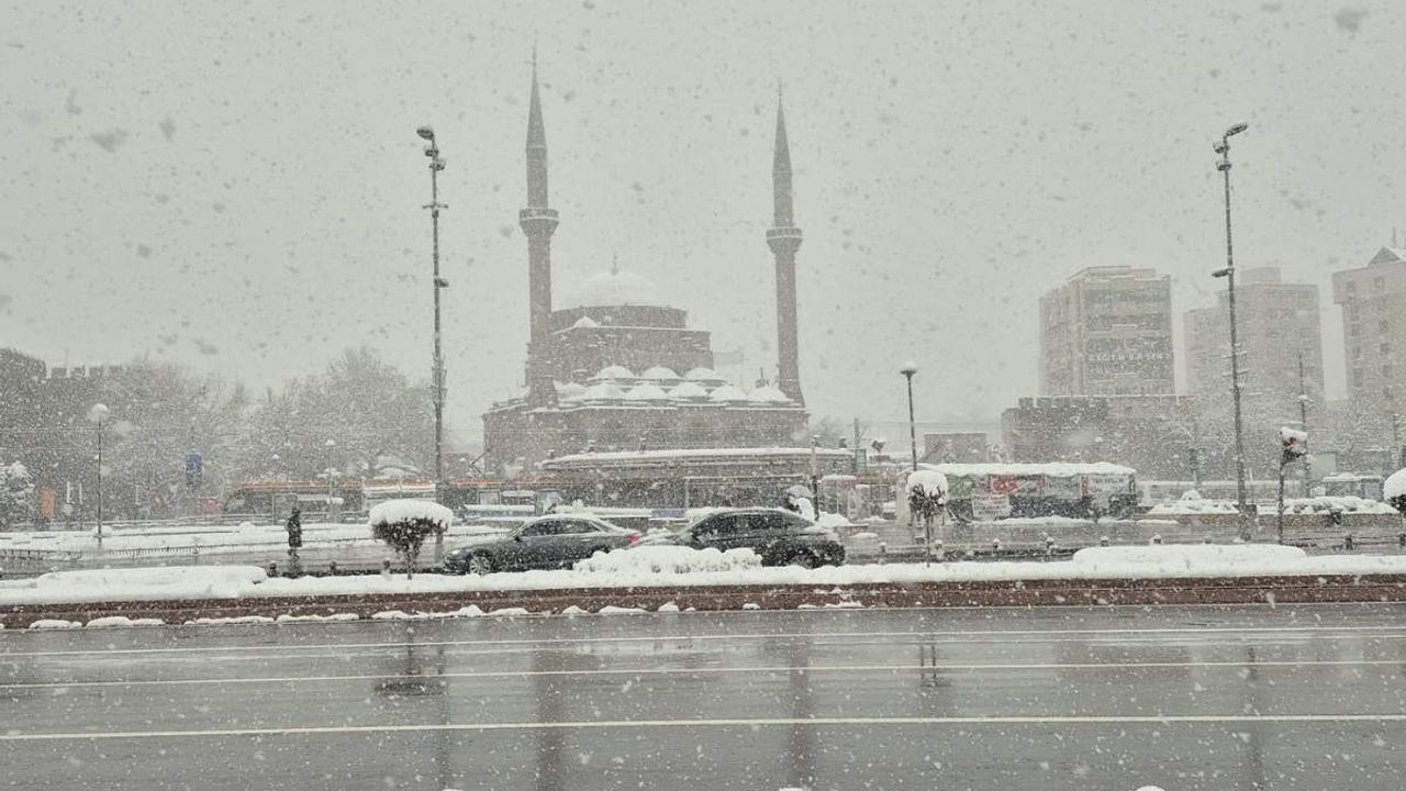 Kayseri'nin 3 ilçesi Nisan ayında rekor kırdı! Türkiye'nin en soğuk yeri oldular
