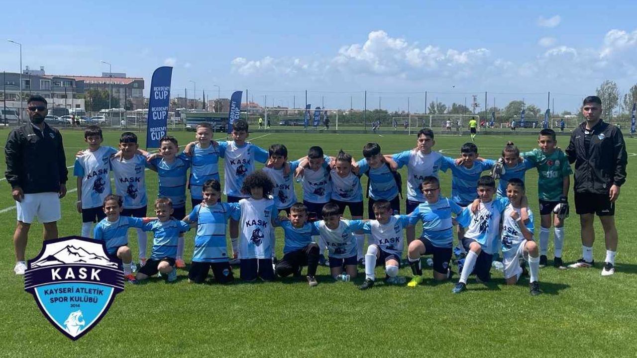 Kayseri Atletikspor’un minik yıldızları Antalya’da kamp yapıyor