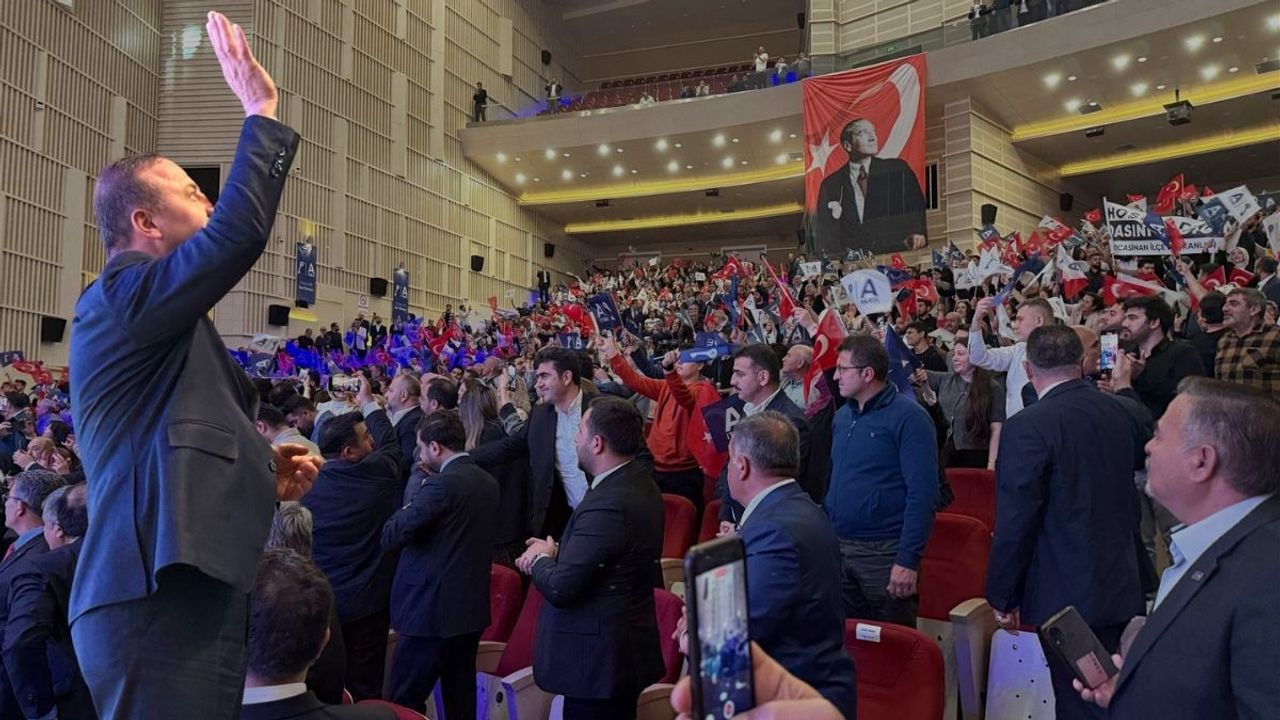 A Partili Yavuz Ağıralioğlu Kayseri'de açtı ağzını yumdu gözünü: Memleketin haline bak!