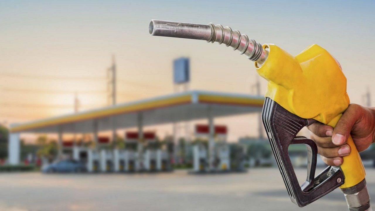 Araç sahiplerine soğuk duş: Benzin ve motorine gelecek çifte zam belli oldu