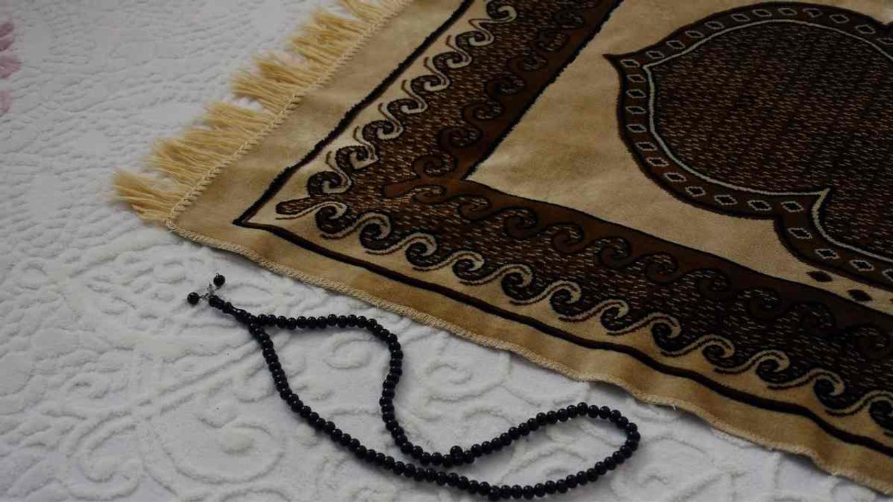 Bağışla kuruldu, ihanetle yıkılıyor! 9 Mayıs Cuma Hutbesi